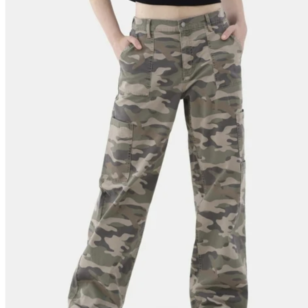 Y2K No Boundaries Camouflage Flare Cargo Pants (XXS)